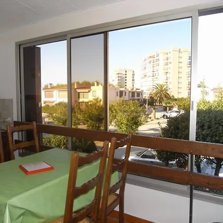 2 Pieces Avec Piscine, Tennis Et Parking, Animaux Permis, A 500m De La - Fr-1-776-121